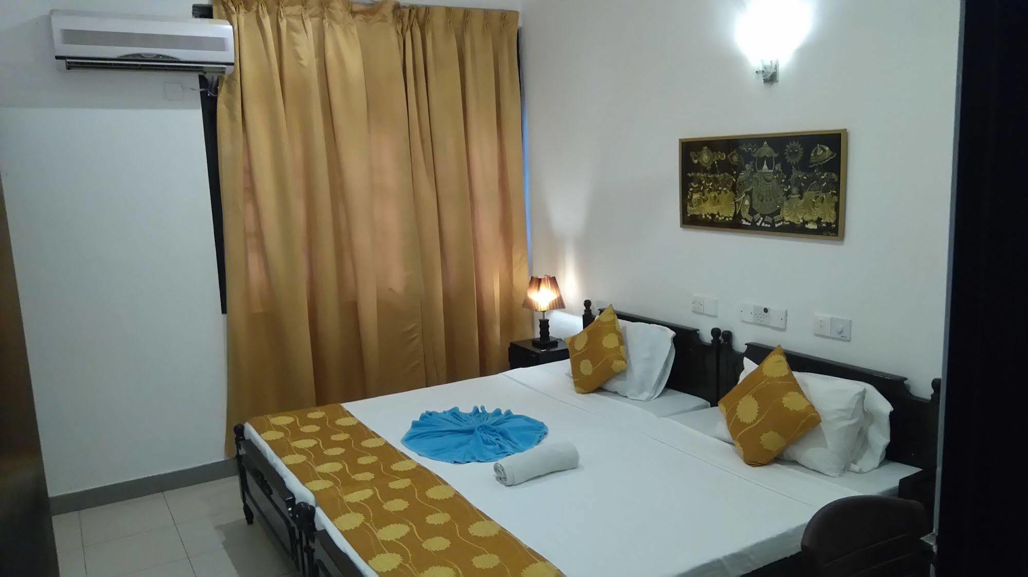 Beverly Hills Hotel Dehiwala-Mont Lavinia Extérieur photo